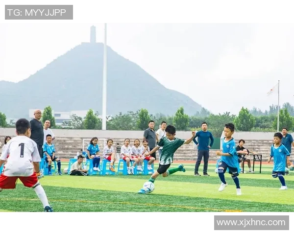 足球赛场上的激情与团结带给我的深刻启示与感悟